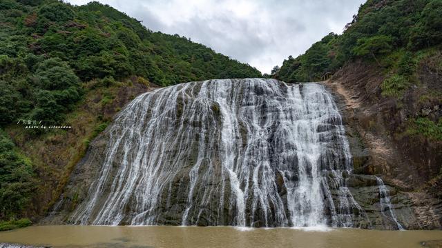 太原:逆向行驶太危险 安全骑行记心间